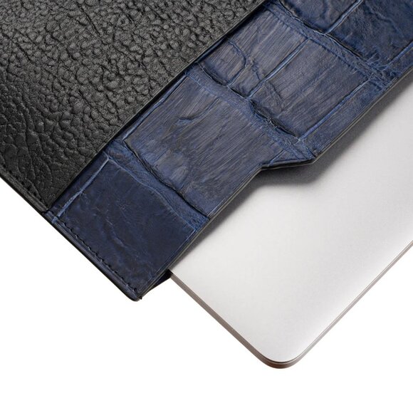 Deep Blue Alligator Laptop Cover – Premium Quality - Picture 4 of 5